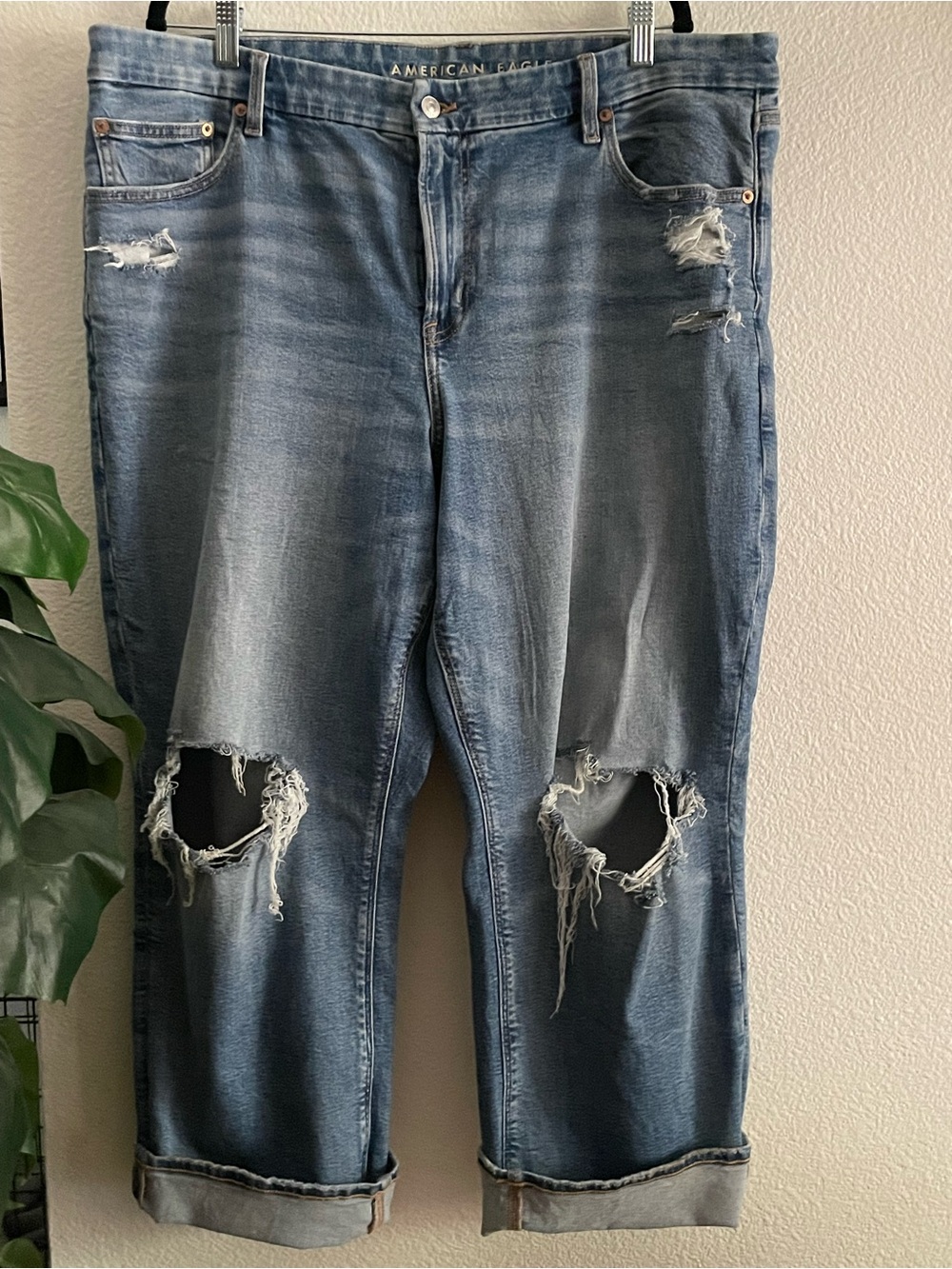 American Eagle Distressed Curvy Straight Jeans